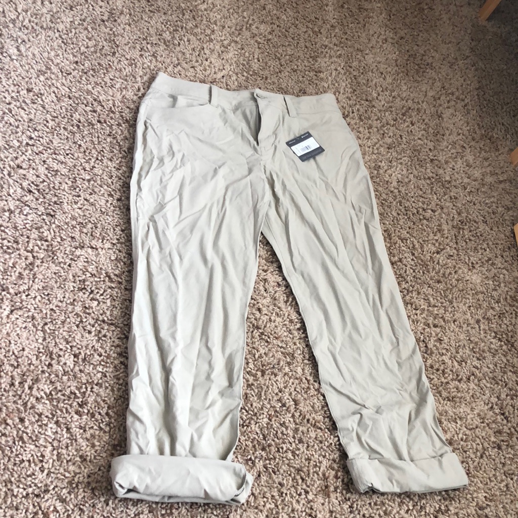 Brand New Womens Eddie Bauer Trail CapriPant